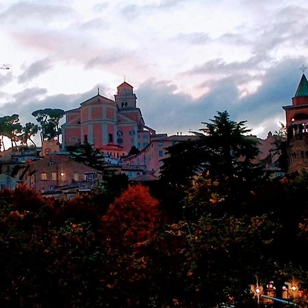 Casa Vacanze Nel Centro Storico Di Fermo Happy Song 外观 照片